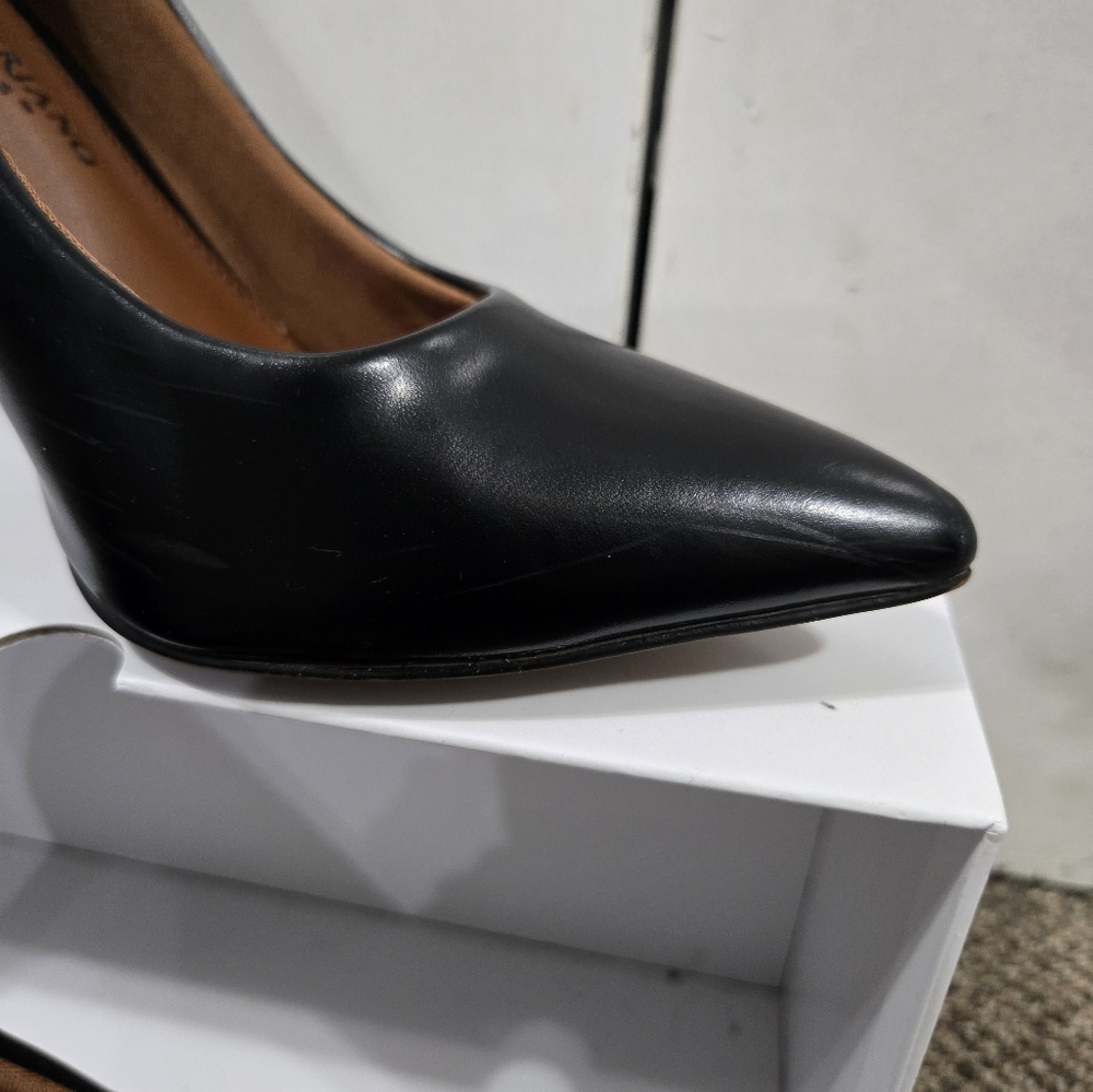 Heels - Picture 2 of 5